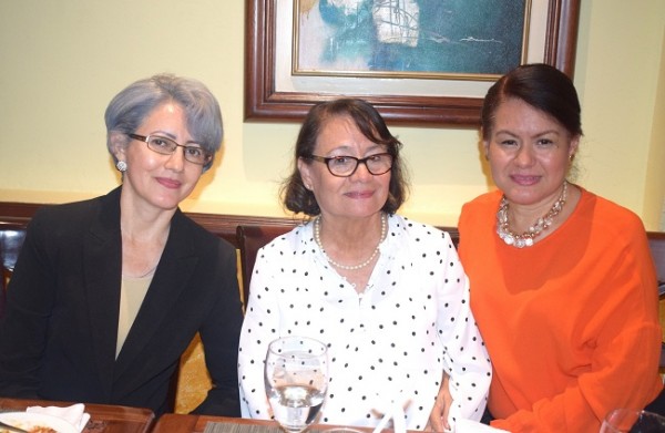 Maritza Martínez, Naomi Baides y María del Carmen de Paz.