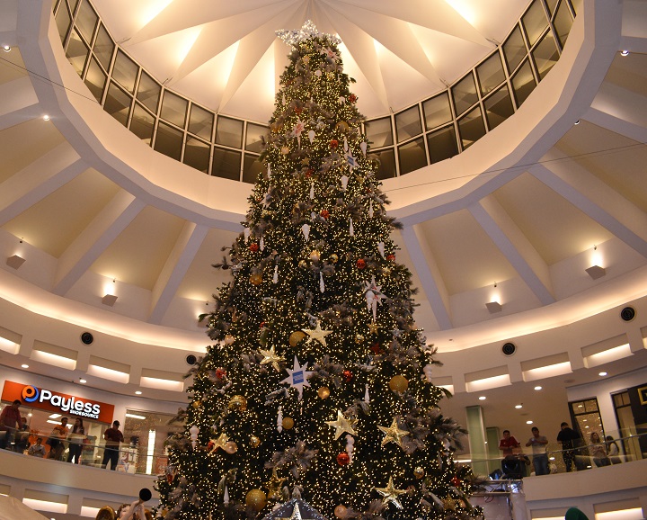 Multiplaza inaugura la mágica temporada navideña en San Pedro Sula