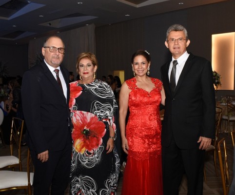 Roberto Panting, María Eugenia Panting, Marilú Pineda y Óscar Pineda