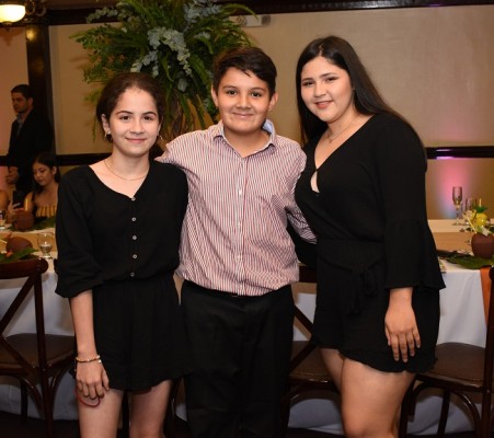 Valeria Sagastume, Luis Fernando y Lizzia Moreno