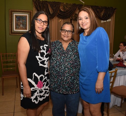 Vicenta Romero, Gloria Peña y Mariana Núñez
