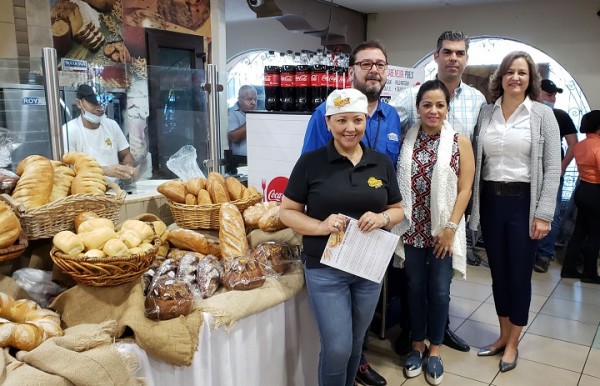 En Supermercados Colonial: La Hogaza de Pan de lanza línea de exquisitos panes rústicos