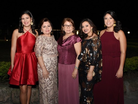 Andrea David, Lucy García, Norma de Pérez, Fernanda Aguilar y Esther David