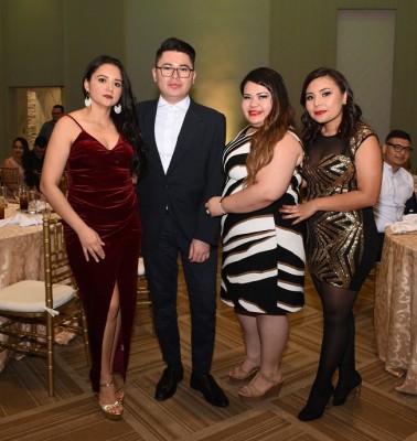 Carolina Mendoza, Alejandro Rivera, Dina Hernández y Yarelys Ayala