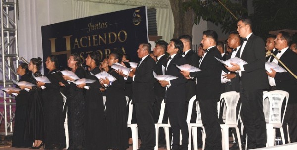 La Plaza de la Cultura, icono del talento artístico, fue sede del concierto de voces con ensamble orquestal 