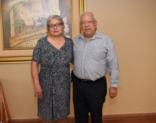 Don Octavio y Elsa Prieto, fueron los testigos de boda.