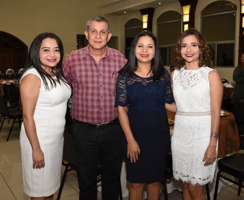 Doris Valladares, Rafael Palacios, Ana Zelaya y Gloria Peñate