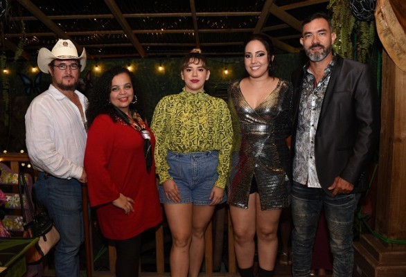 Ezer Lavaire, Luz Ayala, Dayan Casto, Natalia Pineda y Manuel Pon