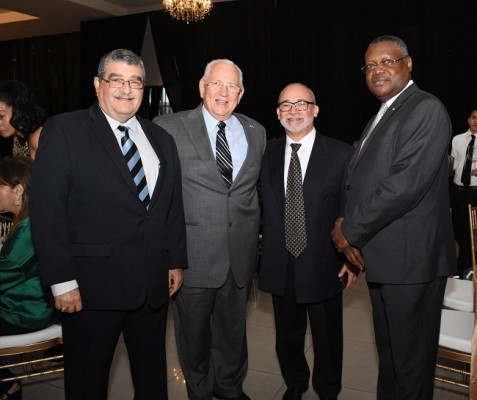 Fernando Naranjo, Roberto Micheletti Bain, Rodolfo Romero y Juan Diego Flores.