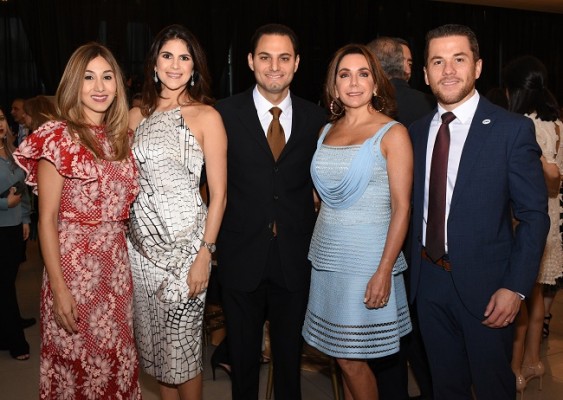 Isabella Valladares, Natalie Canahuati, Juan Carlos Canahuati, Sandra Faraj y Roger Valladares