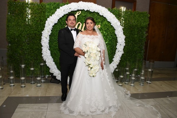 Javier y Zoila, estelarizaron su fascinante ceremonia y fiesta postboda en un entorno privilegiado.