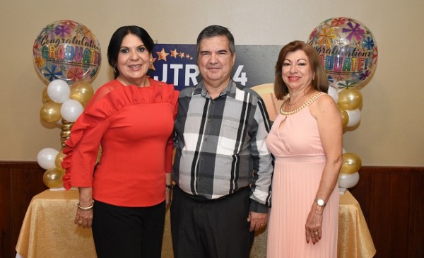 Los organizadores del reencuentro, Leda Jordán, Ramón Sagastume y Martha Pineda