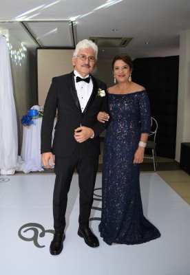 Los padres del novio, Debby García de Reyes y Héctor Reyes