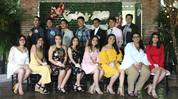 Los seniors 2020 de la Albert Einstein International School