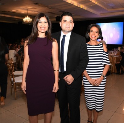 Mariela Pineda, Juan Carlos Barahona y Gabriela Becerril