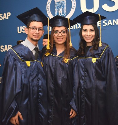 Mario Zuniga, Ligia Mena y Karen Aranda.