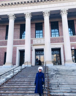 Norma Leticia Leiva paseando por Harvard