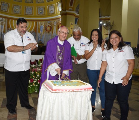 Con misa de Acción de Gracias festejan el 20 aniversarios de Radio Luz 