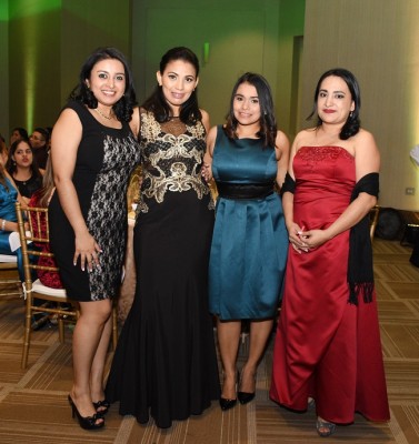 Sinia Rodríguez, Yolanda Ponce, Enma Funes y Erika Reyes