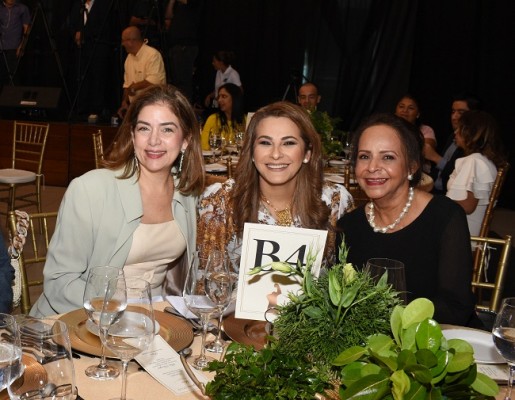 Tuty Canahuati, Ligia Hall y Xiomara Micheletti