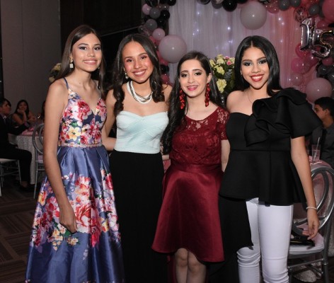 Alexandra Bodden, Claudia Sagastume, Mily Pérez y Alejandra Cerrato