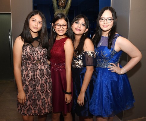 Angie Zuniga, Azalia Flores, Abril Marroquin y Paulina Rodas