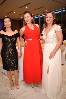 Celia Rivera, Farah de Maltez y Nora Ibarra.