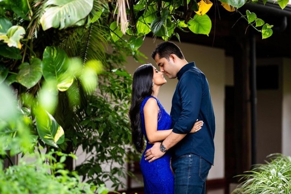 Con 5 años de amor a sus espaldas, Claudia Tinoco y Gabriel Pedroza coronarán su amor este sábado 25 de enero.