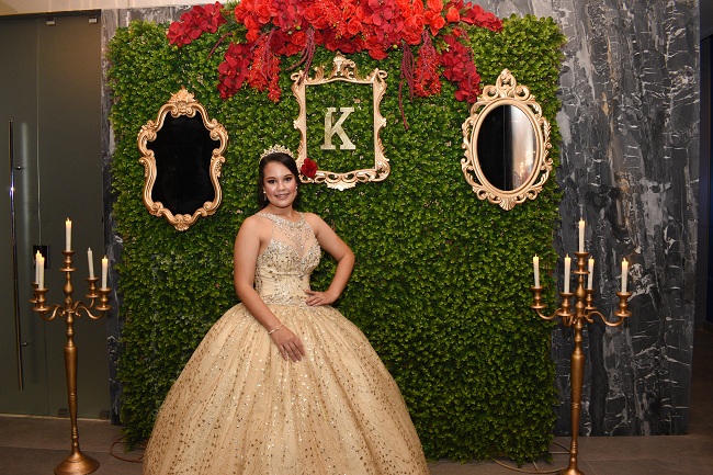 Kiara Galeas y sus 15 anos inspirados en La Bella Bestia eldiario.hn