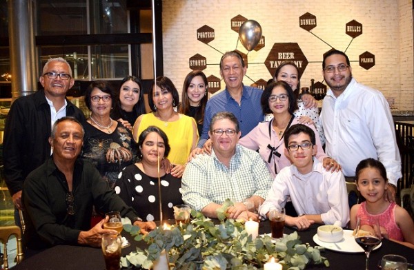 La familia Canales en pleno.