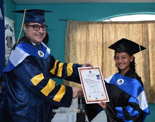 Solemnes actos de graduación del Instituto Semi oficial “Primero de Diciembre”