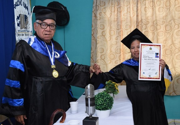 Solemnes actos de graduación del Instituto Semi oficial “Primero de Diciembre”