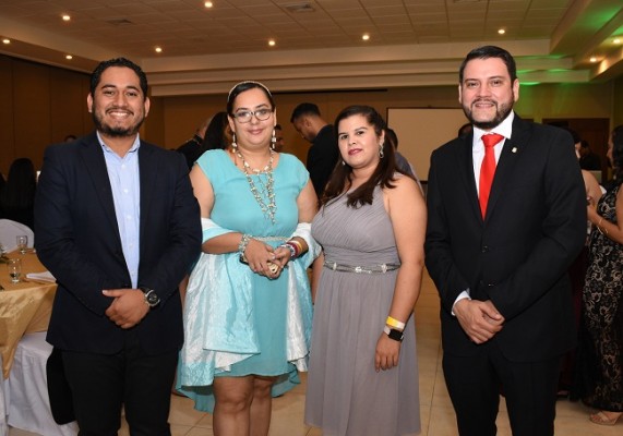 David Roque, Katharine Espinal, Yulissa Pérez y Ricardo Paredes