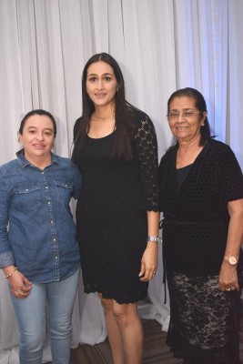 Delmy Tabora, Brenda Anastaciou y Ana de Velásquez.