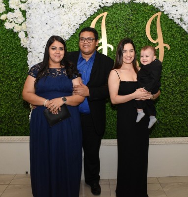 Donelsy García, Alexis Guzmán, Cindy Núñez y su bebé, Angelo Villanueva