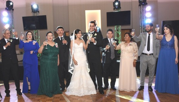 El emotivo brindis que las familias de los novios realizaron en honor a su eterna felicidad