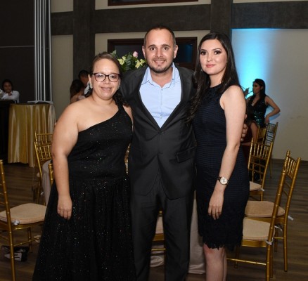 Gabriela Rivera, Carlos León y Nancy Ponce