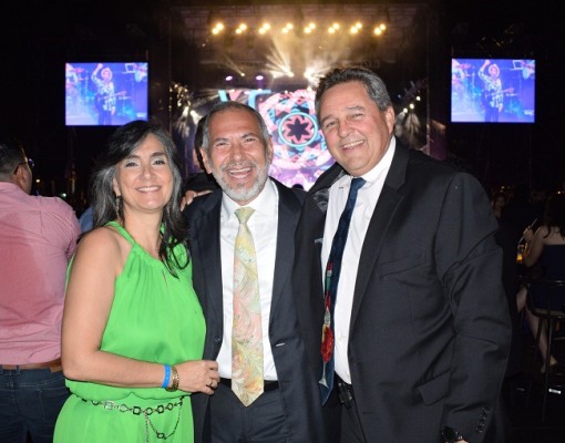 Ivonne y Ernesto Icaza con Harry Panting