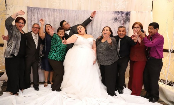 La selección de imagenes refleja los momentos más alegres de la sesión fotográfica con los recién casados
