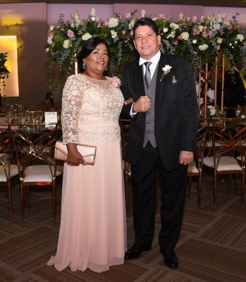 Los padres de la novia, Osmar Tinoco y Gloria Euceda