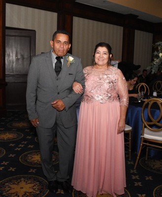 Los padres de la novia, Reynaldo Castro y Marilyn Flores