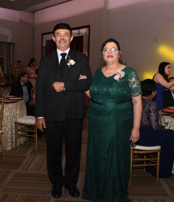 Los padres del novio, Thania Jones de Pedroza y Guillermo Pedroza