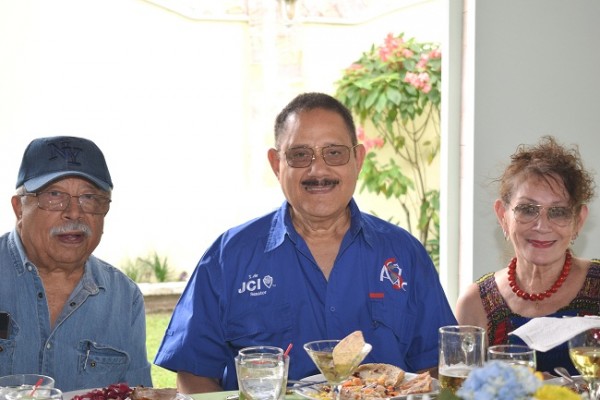 Luis Barahona, Humberto y Claudia Mendoza.