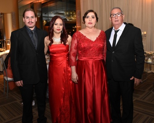 Luis Diek, Yinelh Martínez, Rosa Diek de Cruz y Luis Cruz