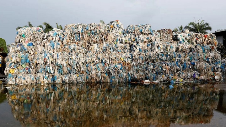 Malasia devuelve más de 3.700 toneladas de desechos a países desarrollados