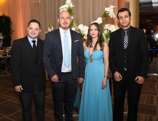 Mauro Mejía, Danny Rodríguez, Celeste Veles y Héctor Carrillo