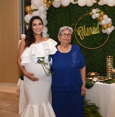 Michelle Zelaya y la bisabuela paterna, María Adriana Viera