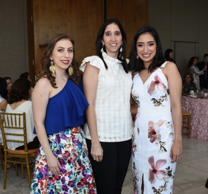 Mira Bandack de Canahuati, Carolina Canahuati y Alejandra Chinchilla