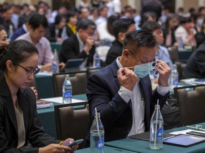 OMS declara emergencia internacional por coronavirus, sube a 212 muertos en China