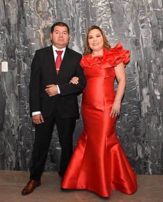 Reynaldo y Blanca Ramos fueron los padrinos de boda